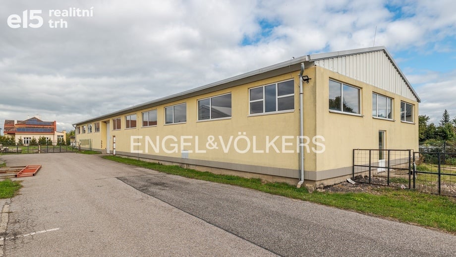 Pronájem skladu 559 m², Vysoké Veselí