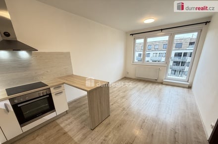 Pronájem bytu 2+kk 50 m², Praha 5