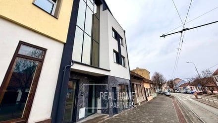 Prodej obchodního prostoru 200 m², Brno - Židenice