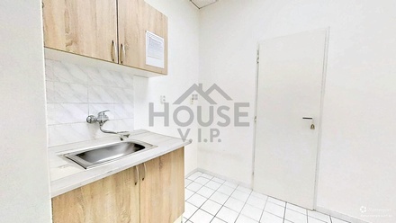 Pronájem kanceláře 38 m², Praha - Holešovice