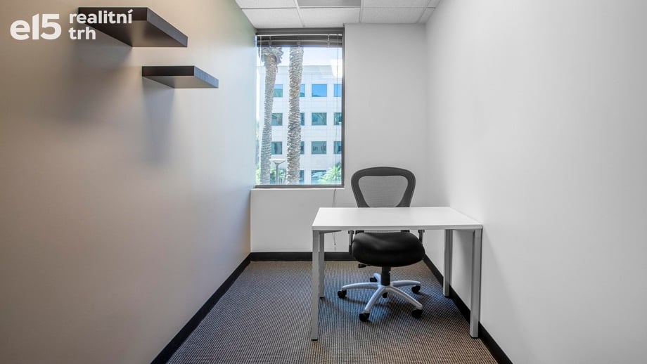 Pronájem kanceláře 10 m², Praha - Nusle