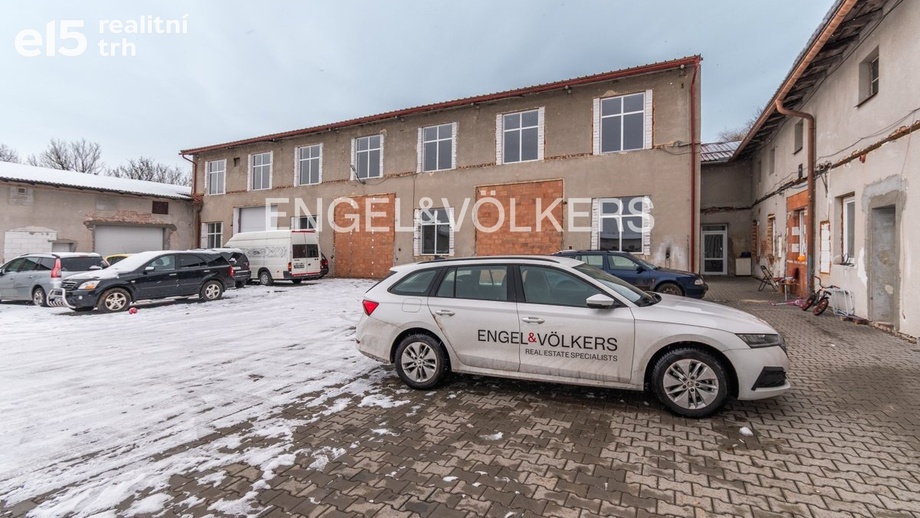 Pronájem skladu 500 m², Jičín - Nové Město