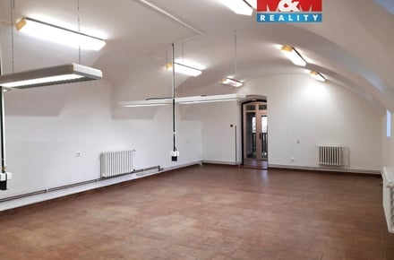 Pronájem zemědělského objektu 220 m², Lešná