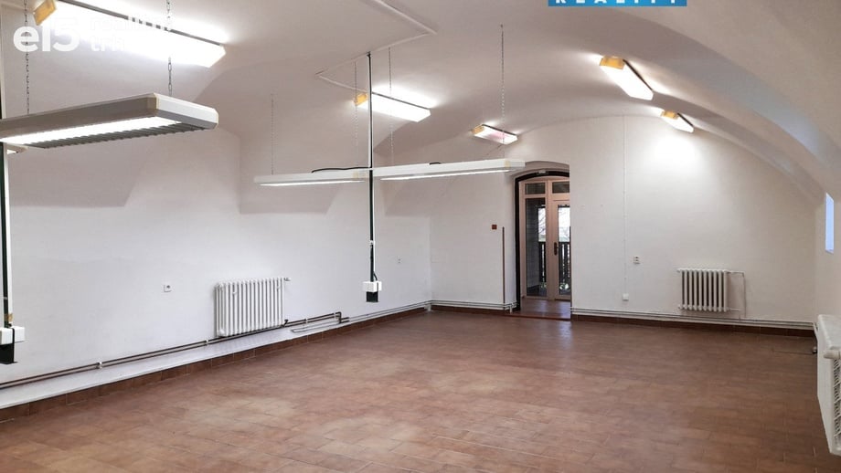 Pronájem zemědělského objektu 220 m², Lešná