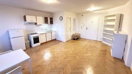 Pronájem bytu 2+kk 43 m², Praha 5