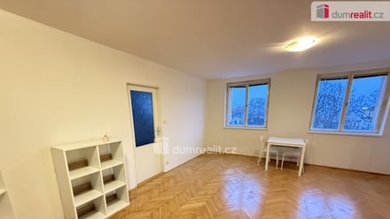 Pronájem bytu 2+kk 43 m², Praha 5