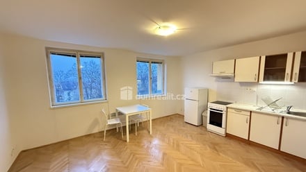 Pronájem bytu 2+kk 43 m², Praha 5
