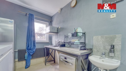 Prodej obchodního prostoru 216 m², Stružná