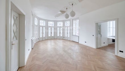 Pronájem kanceláře 600 m², Praha