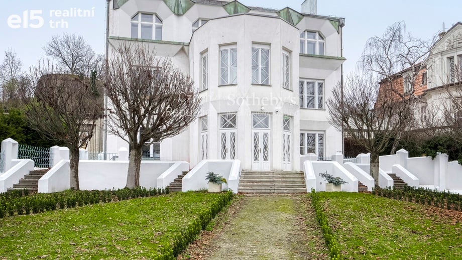 Pronájem kanceláře 600 m², Praha