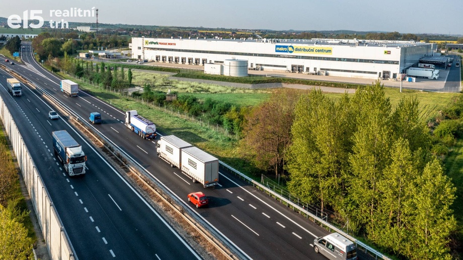 Pronájem skladu 8 204 m², Kozomín