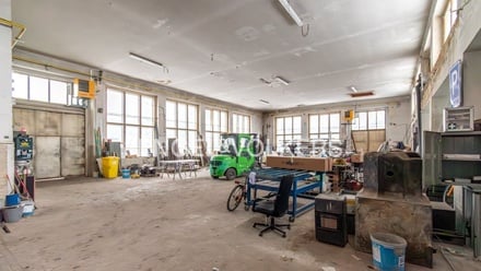 Pronájem skladu 407 m², Panenské Břežany