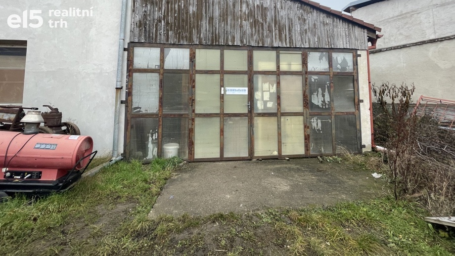 Pronájem skladu 84 m², Bašť