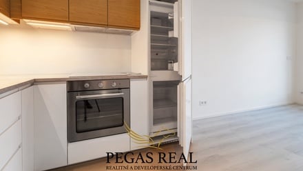 Pronájem bytu 1+kk 31 m², Brno - Komárov