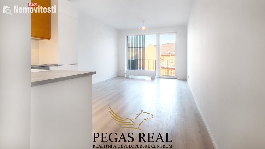 Pronájem bytu 1+kk 31 m², Brno - Komárov