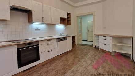 Pronájem bytu 3+1 94 m², Praha 3