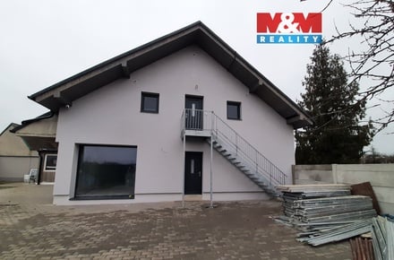 Pronájem bytu 2+kk 60 m², Kožušany-Tážaly