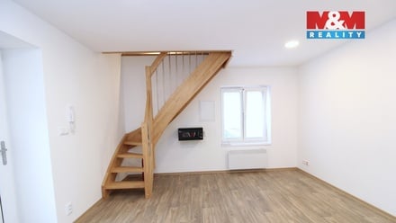 Pronájem kanceláře 43 m², Měšice
