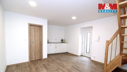 Pronájem kanceláře 43 m², Měšice