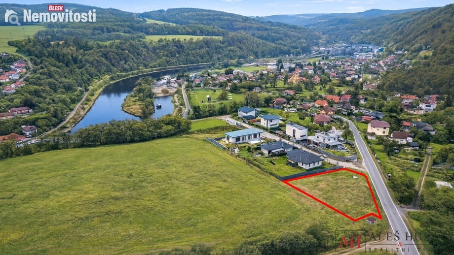 Prodej stavebního pozemku 1 182 m², Štěchovice