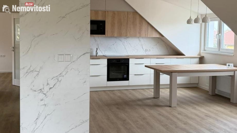 Prodej bytu 3+kk 81 m², Stochov