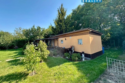 Prodej zahrady 750 m², Příkazy