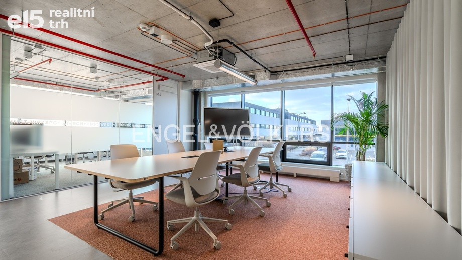 Pronájem kanceláře 942 m², Říčany