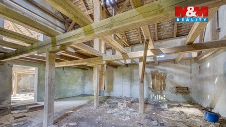 Prodej činžovního domu 1 000 m², Podbořany