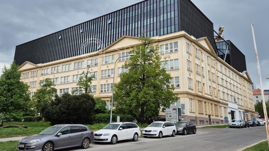 Pronájem kanceláře 1 200 m², Brno - Ponava