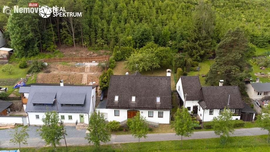 Prodej rodinného domu 413 m², Jimramov