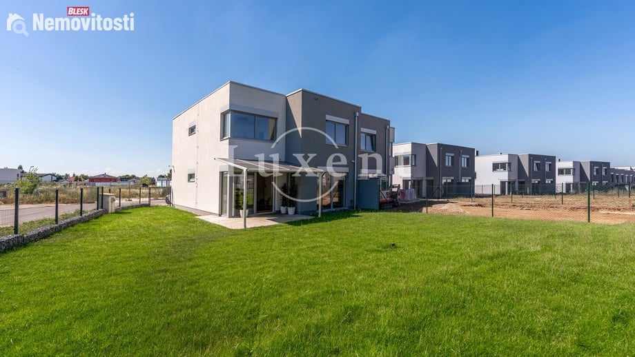 Prodej rodinného domu 173 m², Chýně