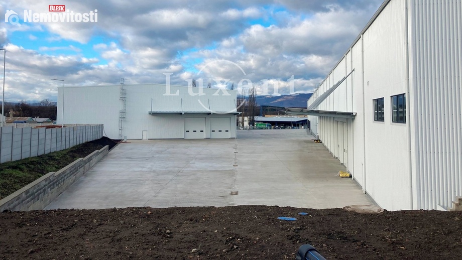 Pronájem skladu 3 477 m², Bílina