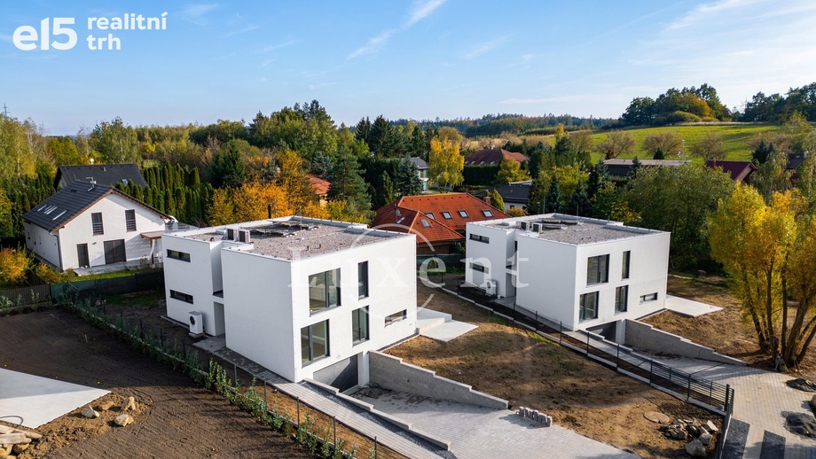 Prodej rodinné domy, 400 m² - Velké Popovice
