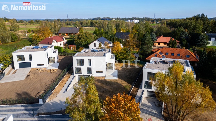 Prodej rodinného domu 350 m², Velké Popovice