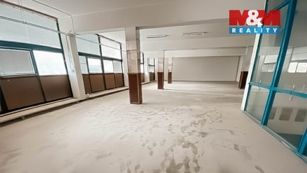 Pronájem obchodního prostoru 500 m², Sázava