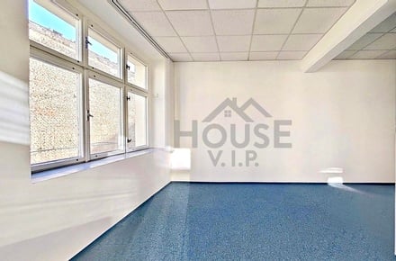 Pronájem kanceláře 38 m², Praha - Holešovice