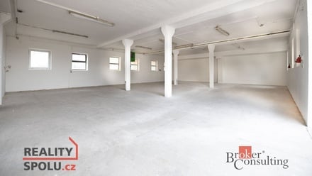 Pronájem výrobního prostoru 150 m², Hradec Králové