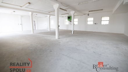 Pronájem výrobního prostoru 150 m², Hradec Králové