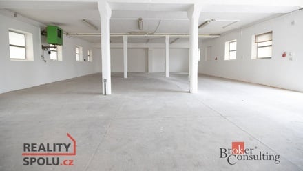 Pronájem výrobního prostoru 150 m², Hradec Králové