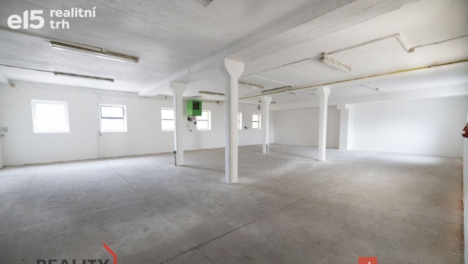 Pronájem výrobního prostoru 150 m², Hradec Králové