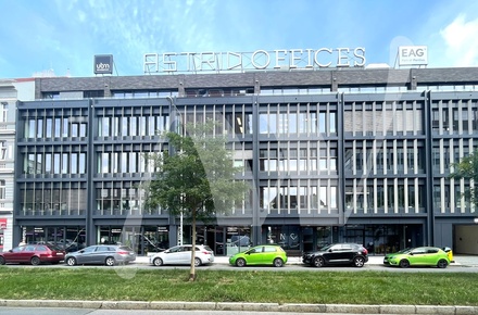 Pronájem kanceláře 840 m², Praha - Holešovice