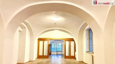 Pronájem obchodního prostoru 80 m², Praha 1