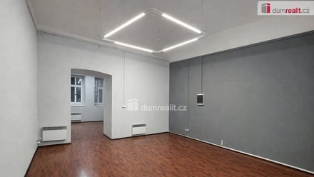 Pronájem obchodního prostoru 200 m², Praha 5