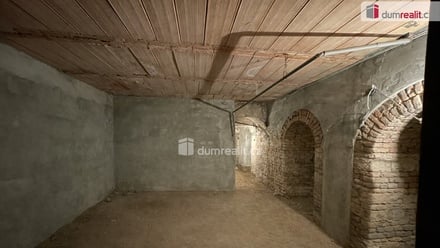 Pronájem obchodního prostoru 200 m², Praha 5