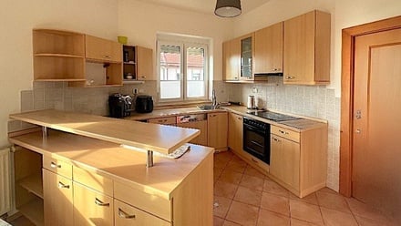 Pronájem kanceláře 120 m², Praha 14