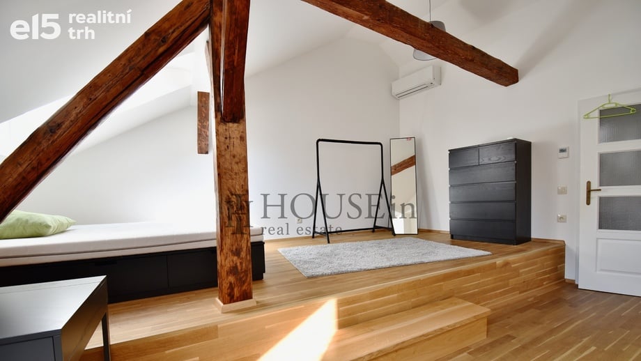 Pronájem kanceláře 70 m², Praha - Vinohrady