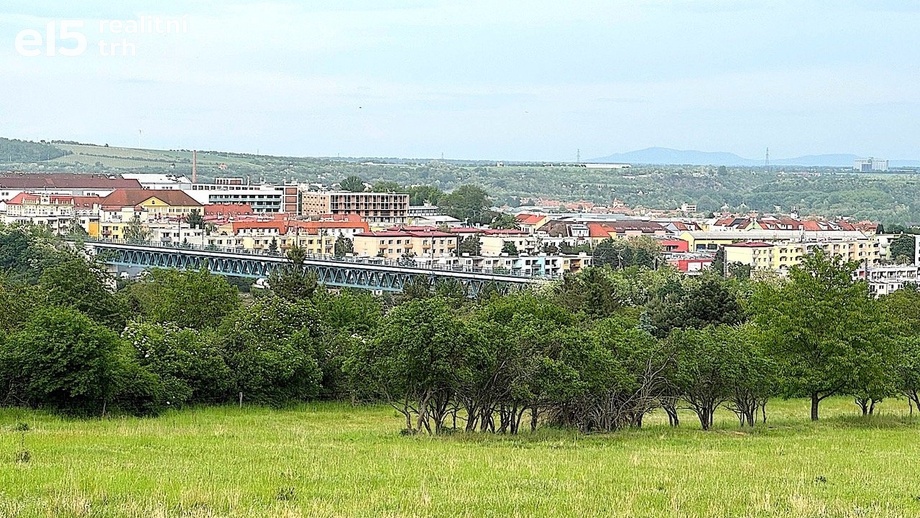 Prodej pole 7 045 m², Nový Šaldorf-Sedlešovice