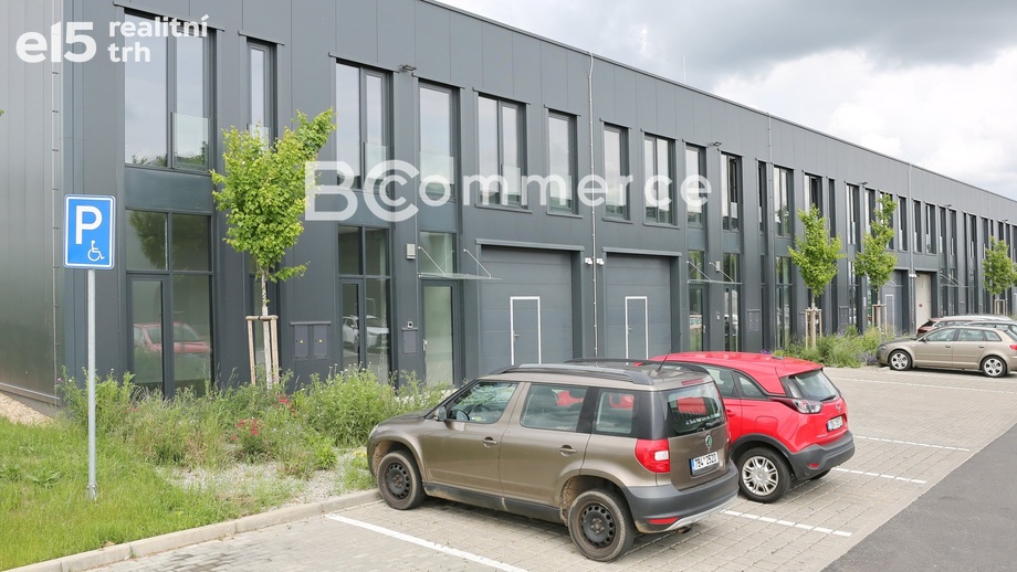 Pronájem skladu 378 m², Moravany
