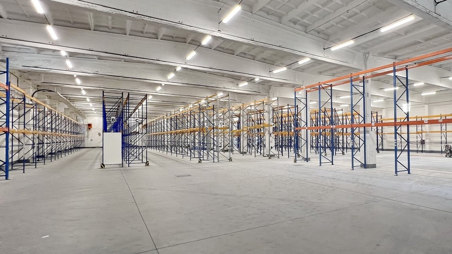 Pronájem sklady, 2 500 m² - Brno-jih