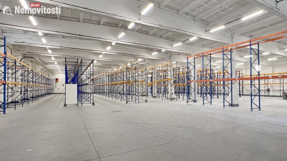 Pronájem skladu 2 500 m², Brno-jih
